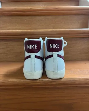 Nike Blazer Mid 77 White Team Red Sneakers Classic Vintage Style Shoes thumbnail 3