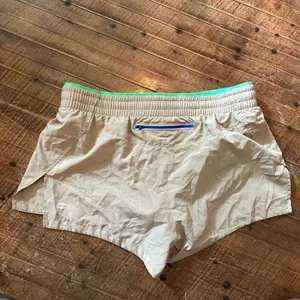 Fabletics Hali Run Breathe khaki green pop XL athletic shorts thumbnail 4