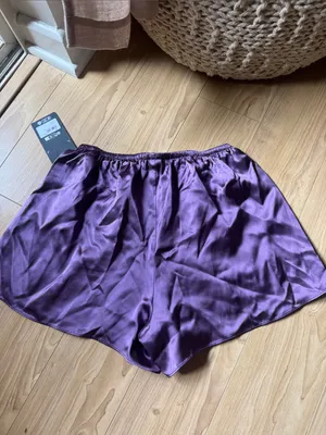 ALO Yoga Silk Luminous Short thumbnail 4