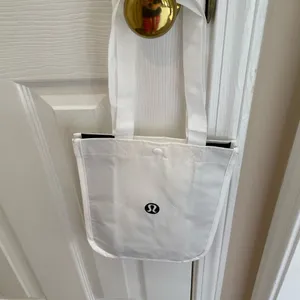 Reusable Lululemon Bag thumbnail 3
