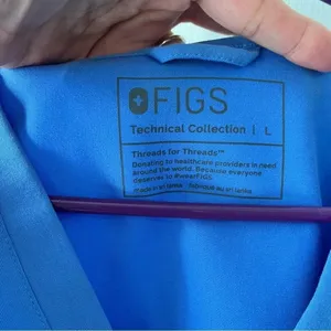Figs Womens Lg Scrub Top Blue / Aqua Technical Collection thumbnail 2