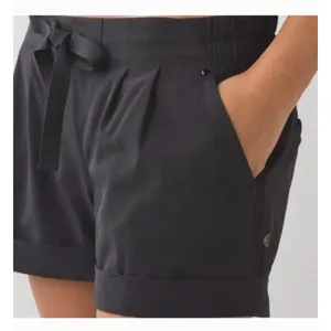 Lululemon Spring Break Away Short II Black Womens Size 4 Running Athleisure thumbnail 15