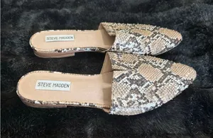 STEVE MADDEN Ally Snake Embossed Studded Mules Tan Womens 10 thumbnail 1