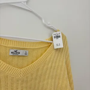 Light Yellow Hollister Sweater   thumbnail 2