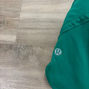 Lululemon Track That High-Rise Lined Short 3" Kelly Green Women Size 6 thumbnail 5