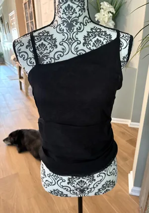 Old Navy Gap size medium spaghetti strap black top thumbnail 1