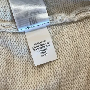 GAP • Crossover V Neck Sweater • Size XS • Marshmallow (Cream/Tan) thumbnail 10