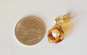 Handmade cute retro chic Tortoiseshell flower petal & glass pearls dangle earrings🤎 thumbnail 7