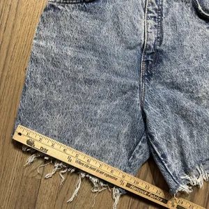 Vintage 70s Levi's Shorts Womens 8 545 Loose Fit Brown Tab Cut Off Denim thumbnail 16