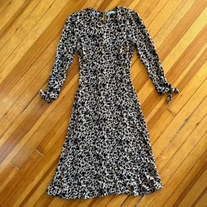 Reformation Port Midi Long Sleeve Dress in Leopard Print Size 6 thumbnail 3