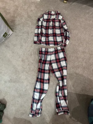 stars above Red White and Green Plaid Two-Piece Pajama Set thumbnail 8