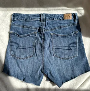 American Eagle High Rise Shorts thumbnail 4