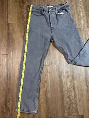 Levi's High-Rise Straight Jeans in Light Blue-Gray Wash thumbnail 5