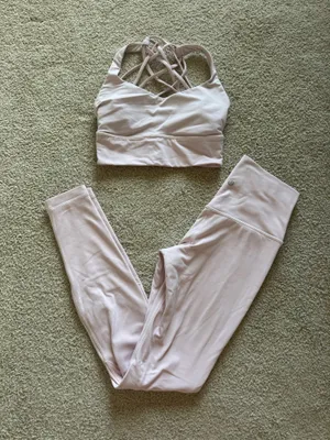 Lululemon pink set thumbnail 1