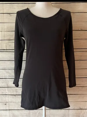 Lululemon Physically Fit Long Sleeve Tee thumbnail 9