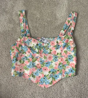 Princess Polly Aleta Top Pink Floral | Size 2 | Never Worn thumbnail 1