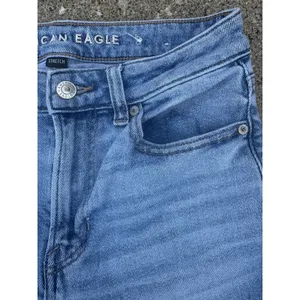 American Eagle Mom Straight Distressed Jeans Medium Wash Stretch‎ Size 4 Regular thumbnail 5