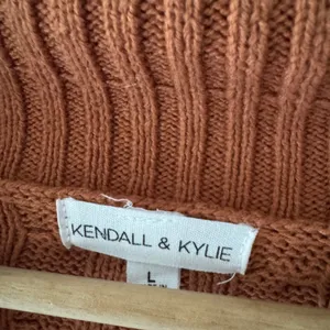 Kendall & Kylie Rust Brown Varsity Crop Sweater White Stripe‎ Knit thumbnail 4