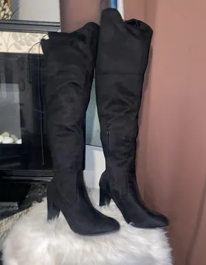 Women's Black Over-the-Knee Heeled Boots thumbnail 1