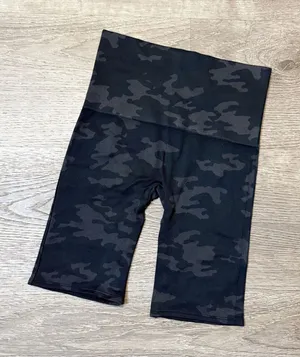 •SPANX• CAMO SEAMLESS SHORTS thumbnail 1