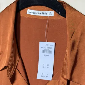 Abercrombie & Fitch Women's XL Satin Button Front Blouse Copper Long Sleeve NWT thumbnail 3