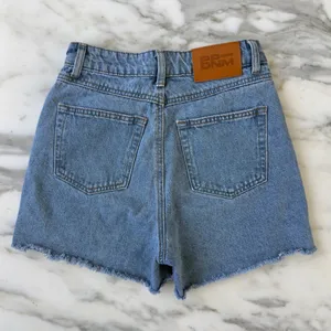 Princess Polly Laurena Midwash Denim Shorts • Sz 2 thumbnail 3