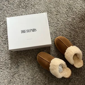 Dream Paris NWOT Faux Fur Brown and Tan Platform Slippers with Box thumbnail 1