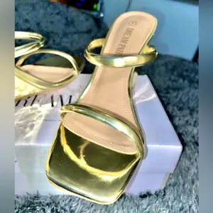 Dream Paris NWOT Beautiful Gold Heels, Size:7 Square Open Toe Wedge Heels, 2Stunning Straps thumbnail 5