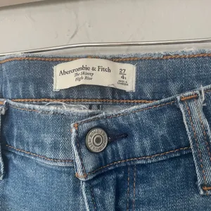 Abercrombie & Fitch Jeans The‎ Skinny High Rise 27" size 4 Classic thumbnail 2