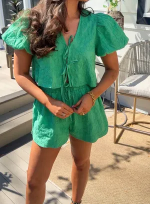 Green eyelet set thumbnail 3