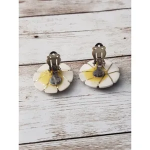 Vintage Clip On Earrings - Slightly Off White & Gold Tone Circle thumbnail 4