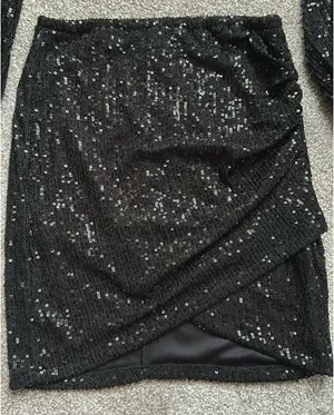 Windsor Set Two-Piece Sequin thumbnail 5
