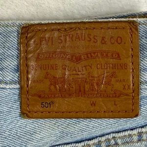 Levis Premium 501 Original Light Wash High Rise Cut Off Denim Shorts Womens 26‎ thumbnail 13