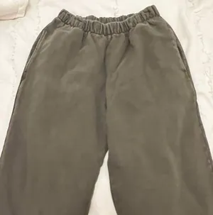 Sweatpants thumbnail 2