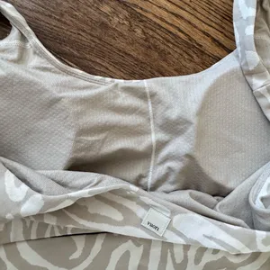 Vuori Maze Jacquard Bike Shorts and Bra Set Taupe and Cream Swirl Patterned XL thumbnail 7