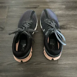 On Running Black Gray and Pink Accent Sneakers thumbnail 4