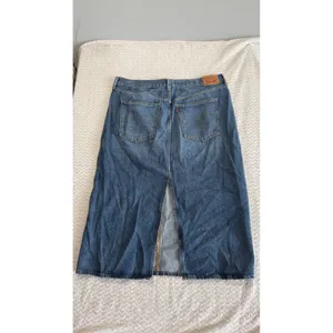 Levis Denim Midi Skirt Women 33 Blue Medium Wash Straight Back Slit 5-Pocket thumbnail 3