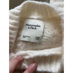 Abercrombie & Fitch Cable Knit Crewneck Sweater S/M Cream Chunky Knit thumbnail 2