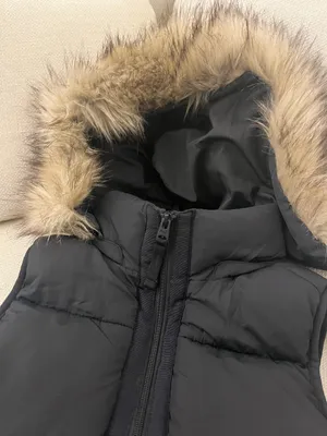 Abercrombie & Fitch Black Puffer Vest with Fur Hood thumbnail 4