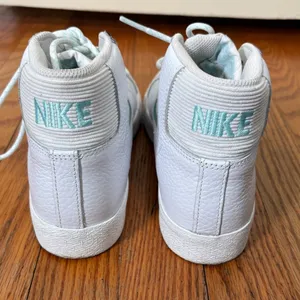 Nike SB‎ Blazer Mid Premium Sneaker Shoe White Glacier Women's size 7 thumbnail 6