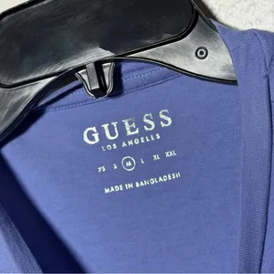 Guess Women Blue Graphic T-Shirt Silver Leaf‎ Design size M thumbnail 3