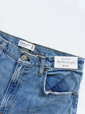 NWT Abercrombie & Fitch The 90’s Straight Ultra High Rise Jeans Size 30/10 thumbnail 5