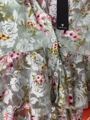 Lulu’s Floral Blouse ✨ thumbnail 3