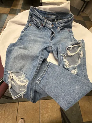 American Eagle Ripped Jeans Size 0 Baggy style thumbnail 2