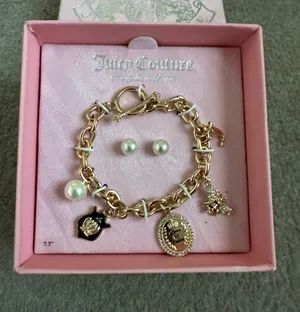 Juicy Couture Set Bee,Faux Pearl,Crown Toggle Bracelet & Faux Pearl Earring NIB thumbnail 1