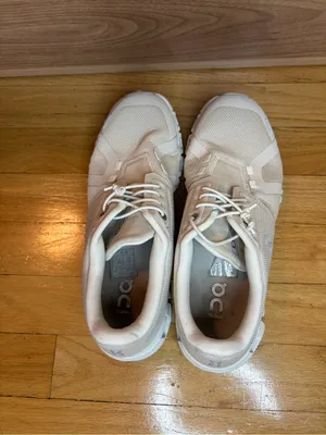 On Cloud 6 Women’s Sneakers in Pearl / White - Size 7.5 thumbnail 5