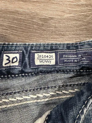 Miss Me Signature Women's Low Rise Medium Wash Denim Jean Shorts Size 30 thumbnail 4