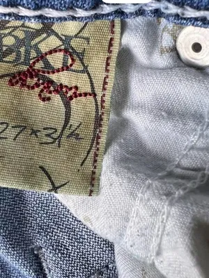 BKE Kate Bootcut / Slight Flare Jeans — Size 27 x 31 1/2 BB9 thumbnail 4