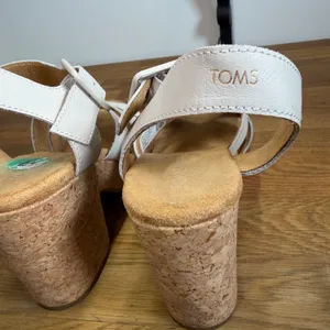 TOMS Ava Cork Sandals Women's 8 Strappy Block Heel 4" Buckle Beige thumbnail 9
