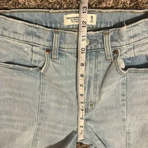 Abercrombie & Fitch The ‘90s Straight Ultra High Rise Jeans thumbnail 5